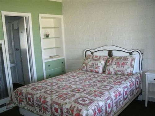 Ranch Motel 2*